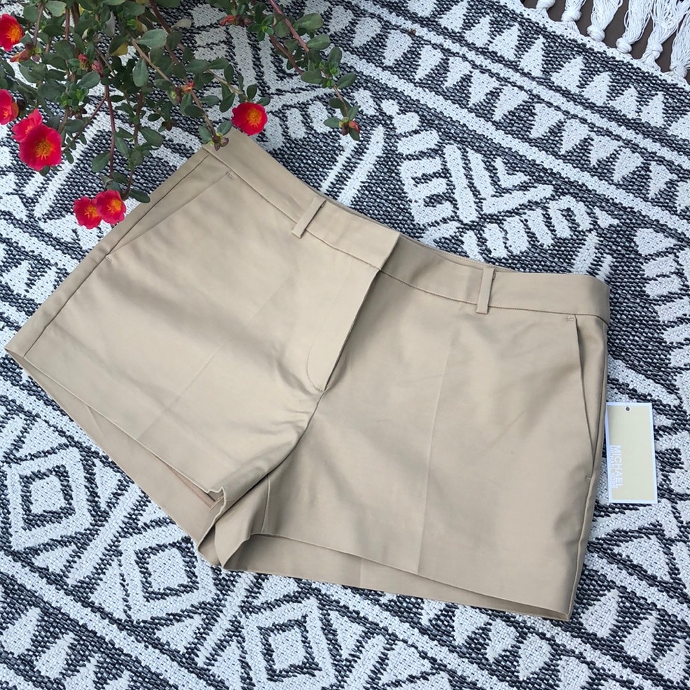 Woman’s NWT Michael Kors Khaki Shorts, 10